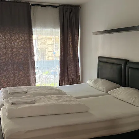 Hotel Garni Emir Colonia Esterno foto